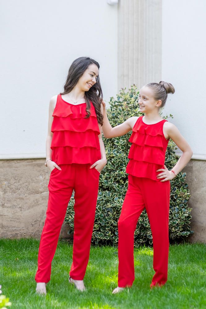 Salopette per mamma e figlia in rosso *Madrid*